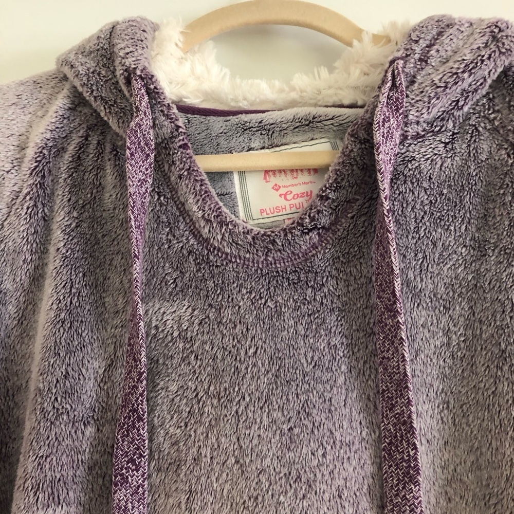 Lavender Plush Women's Hoodie - Picture 5 of 8
